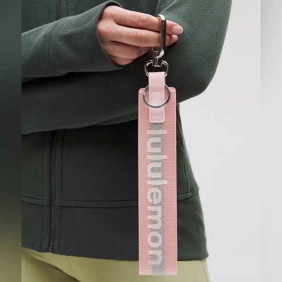 Lululemon Never Lost Keychain Wordmark ColourPink Mist/Silver‎ - Picture 3 of 4